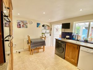 Breakfast Kitchen- click for photo gallery